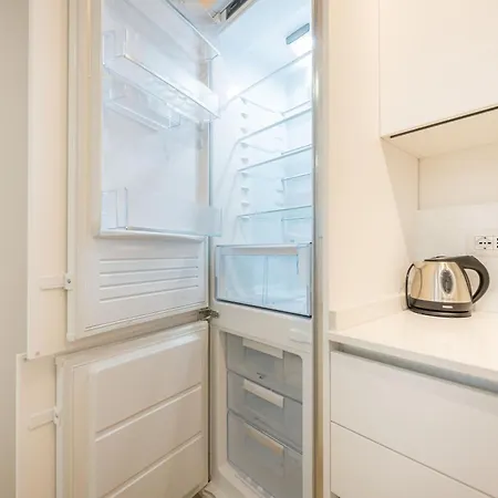 Arena Flat: Centre * Verona