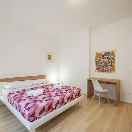 Arena Flat: Centre * Verona