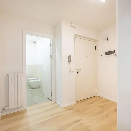 Arena Flat: Centre Apartment