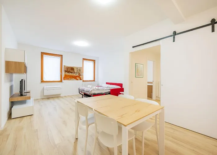 Arena Flat: Centre